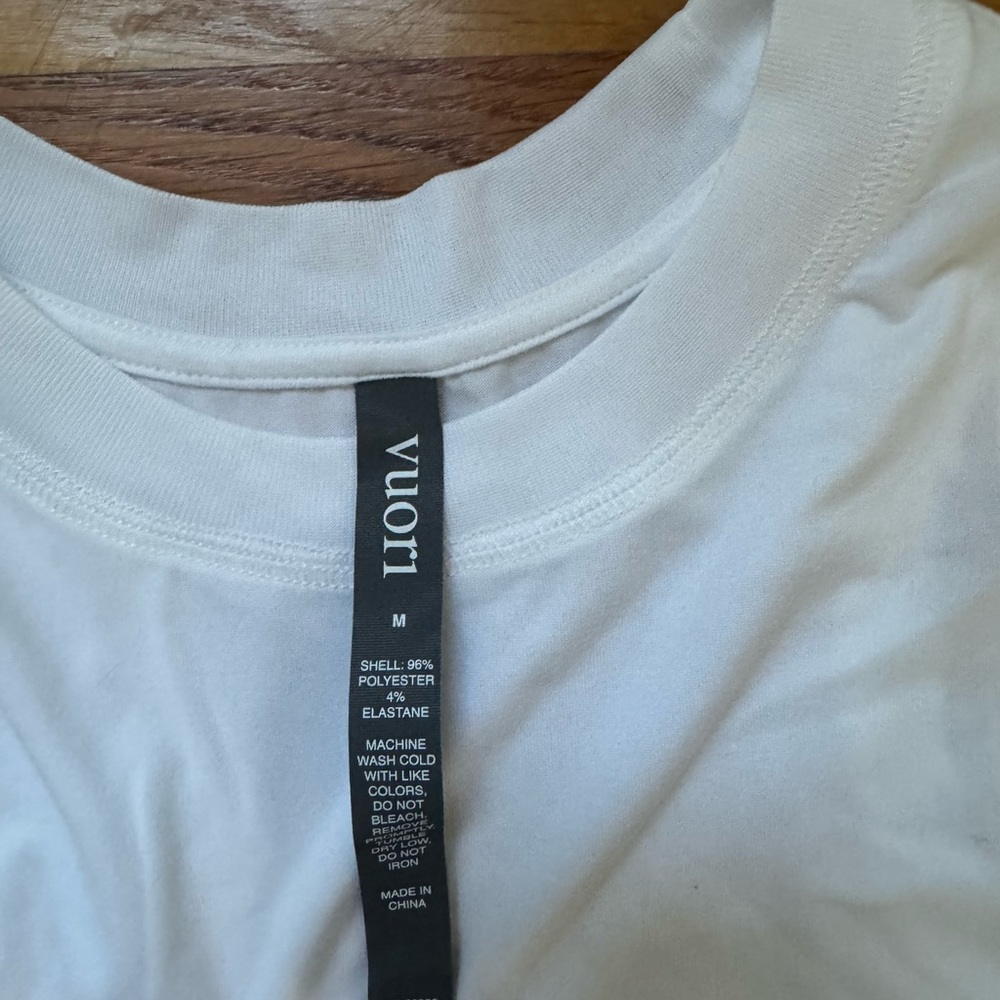 Women’s Vuori Top Size M